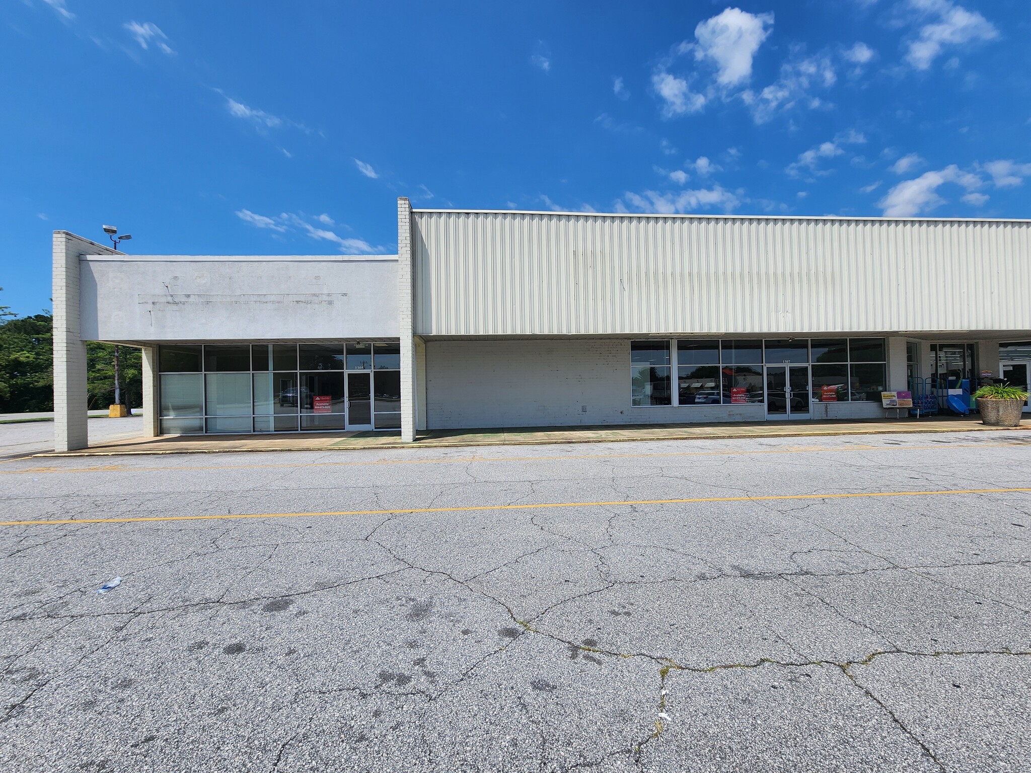 1301-1349 W Floyd Baker Blvd, Gaffney, SC for rent Building Photo- Image 1 of 36