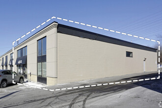 1800 Woodward Dr, Ottawa, ON for rent Building Photo- Image 1 of 6