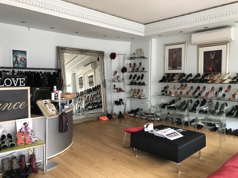 159 Queens Rd, Buckhurst Hill for sale Interior Photo- Image 1 of 2