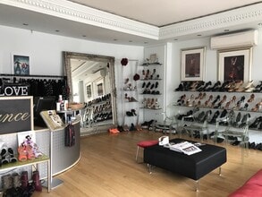 159 Queens Rd, Buckhurst Hill for sale Interior Photo- Image 1 of 2