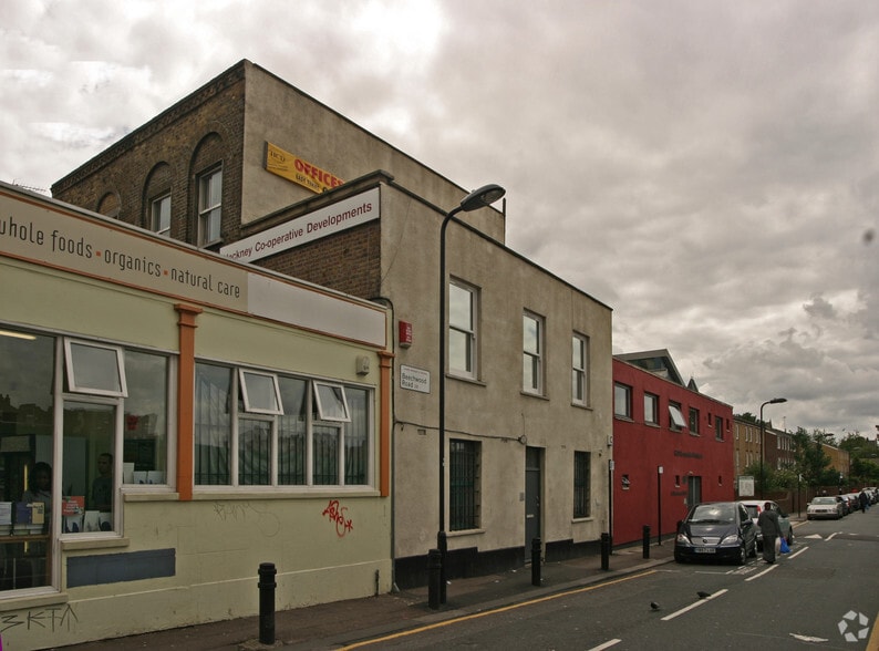 62 Beechwood Rd, London to rent - Building Photo - Image 3 of 3