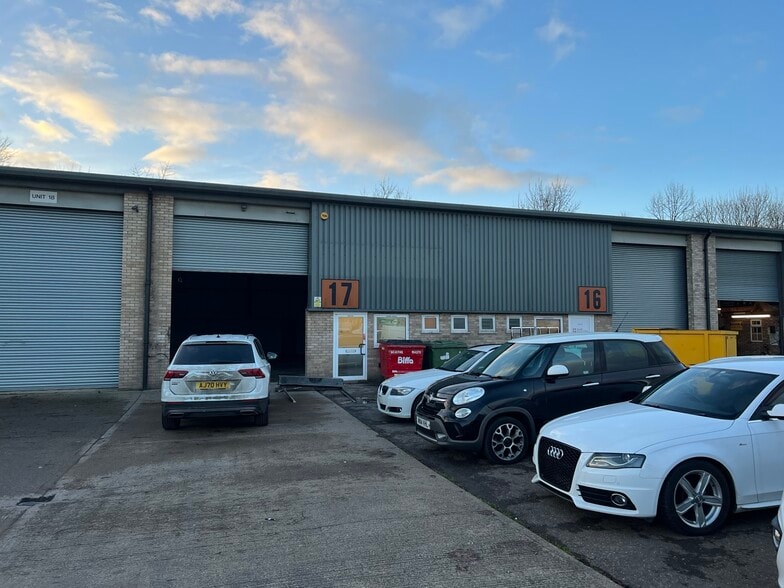 Saville Rd, Peterborough to rent - Building Photo - Image 3 of 4