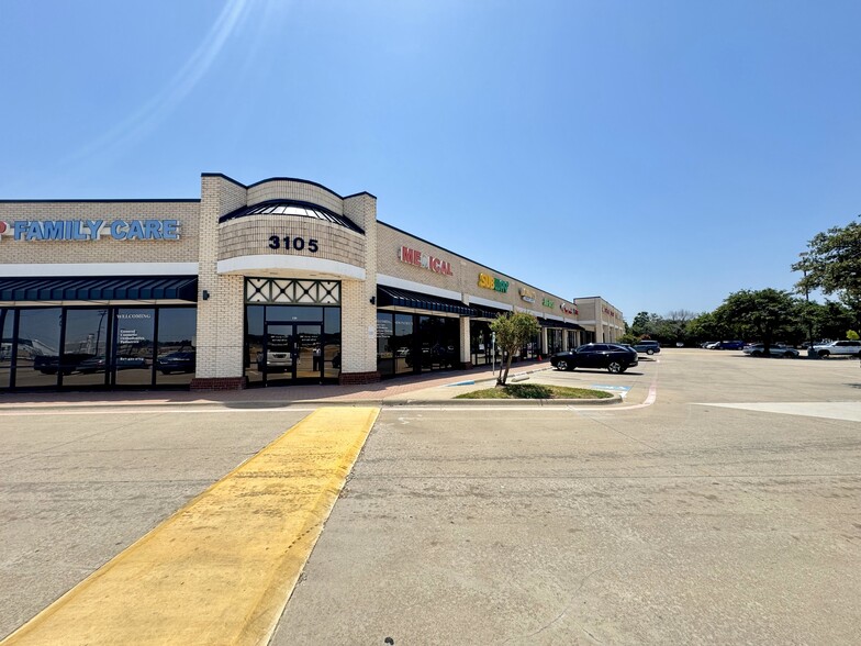 3105-3115 E Ira E Woods Ave, Grapevine, TX for rent - Building Photo - Image 3 of 6