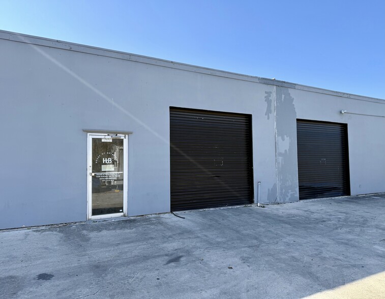 7218-7234 Eckhert Rd, San Antonio, TX for rent - Building Photo - Image 2 of 7