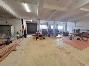 16-28 Bogmoor Pl, Glasgow to rent Interior Photo- Image 2 of 2