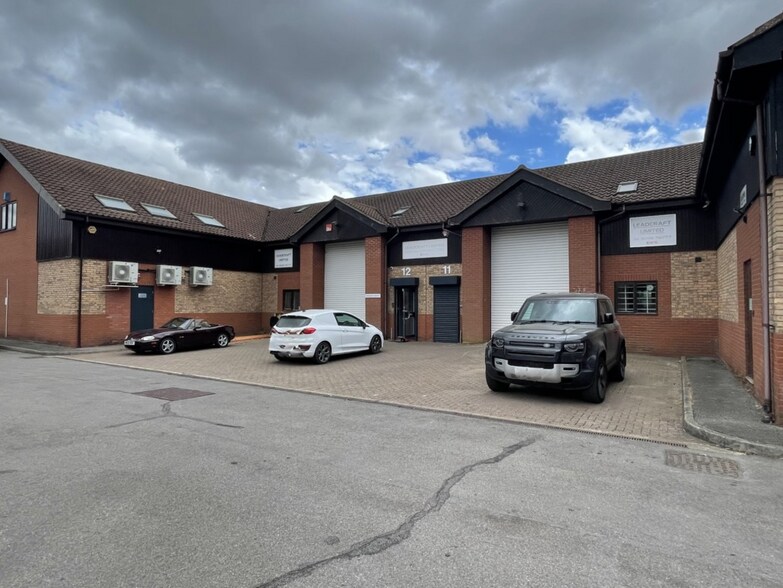 Units 11 & 12 London Rd, Hook to rent - Building Photo - Image 1 of 2
