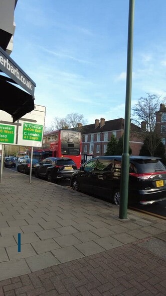 Monks Way, London to rent - Commercial Listing Video - Image 2 of 8