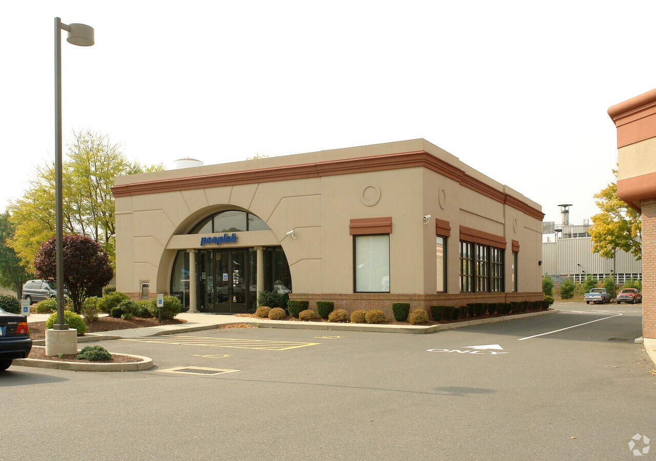 812 Queen St, Southington 06489 Bank Branch Queen Street, Southington, CT UK