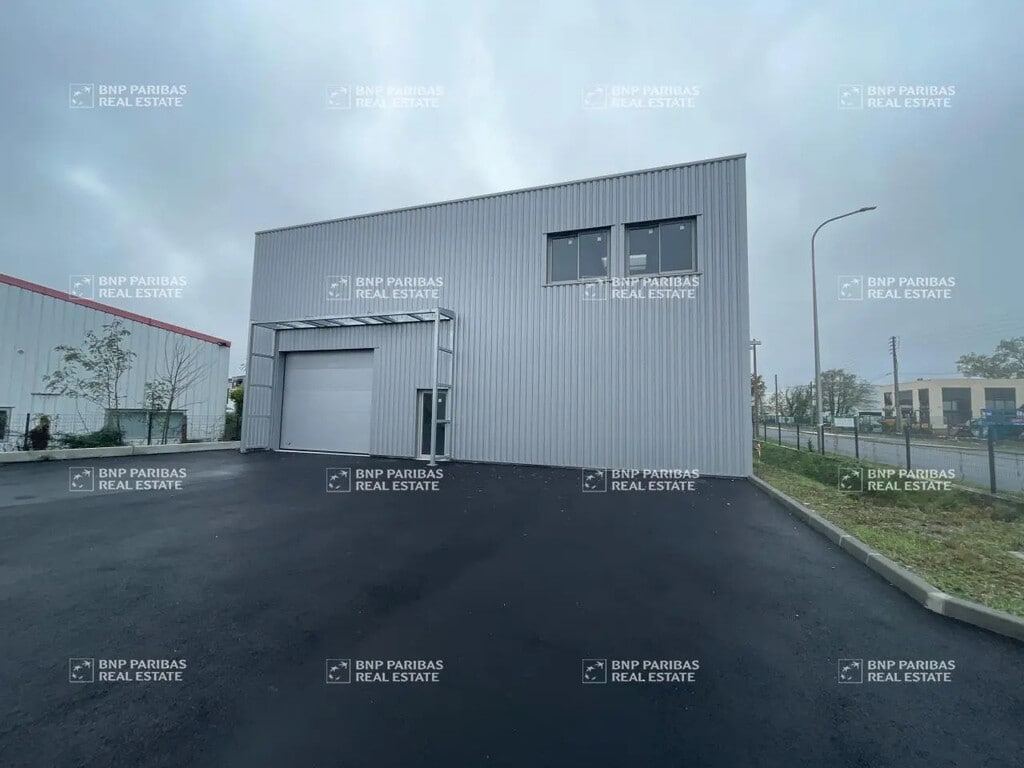 Location Local d'activités 412 m² - Photo 1