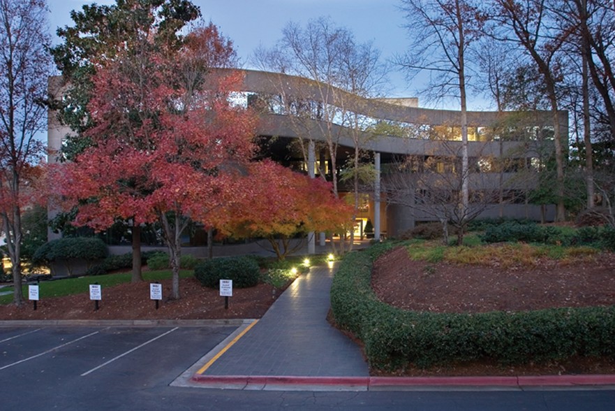 3520 Piedmont Rd NE, Atlanta, GA for rent - Building Photo - Image 1 of 4