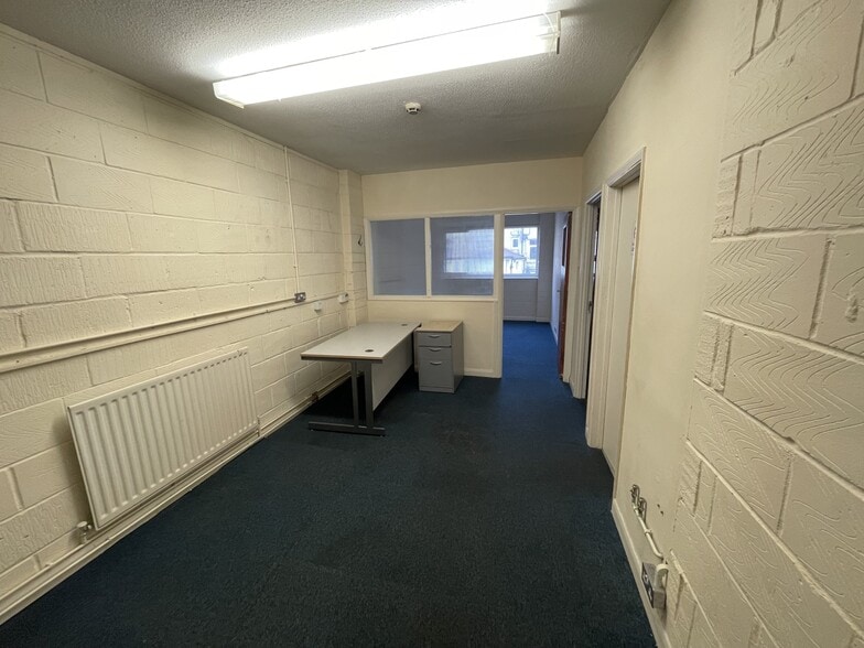 Sebastopol Rd, Aldershot to rent - Building Photo - Image 2 of 4