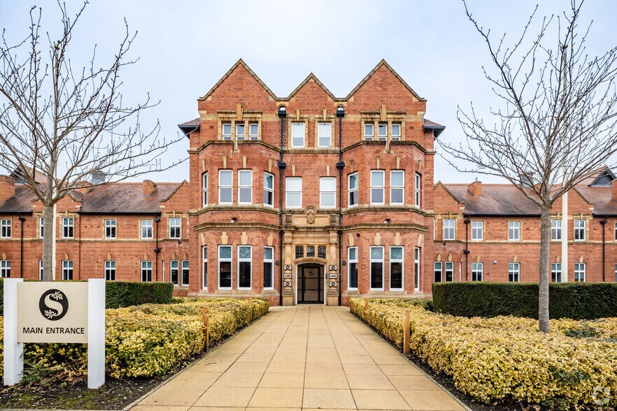 Royal Crescent, Cheadle for sale - Primary Photo - Image 1 of 1