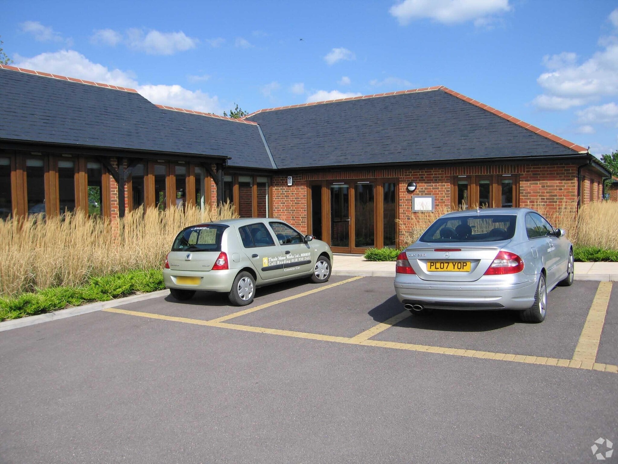 Bloomfieldhatch Ln, Reading to rent Primary Photo- Image 1 of 3
