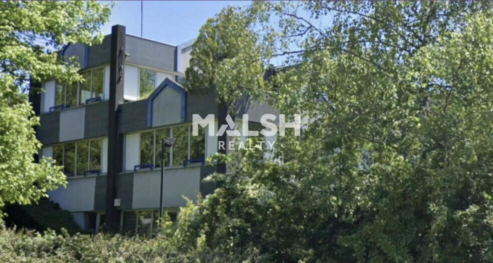 Office in Lissieu for sale - Building Photo - Image 2 of 10