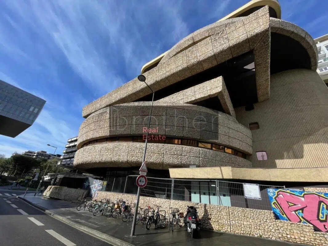 Office in Bordeaux to rent Building Photo- Image 1 of 6