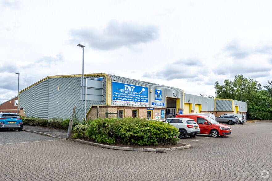 1-4 Acorn Way, Mansfield to rent - Building Photo - Image 3 of 3