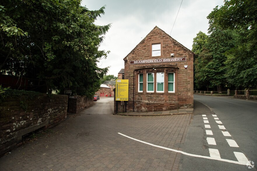 Craw Hall, Brampton to rent - Building Photo - Image 3 of 7