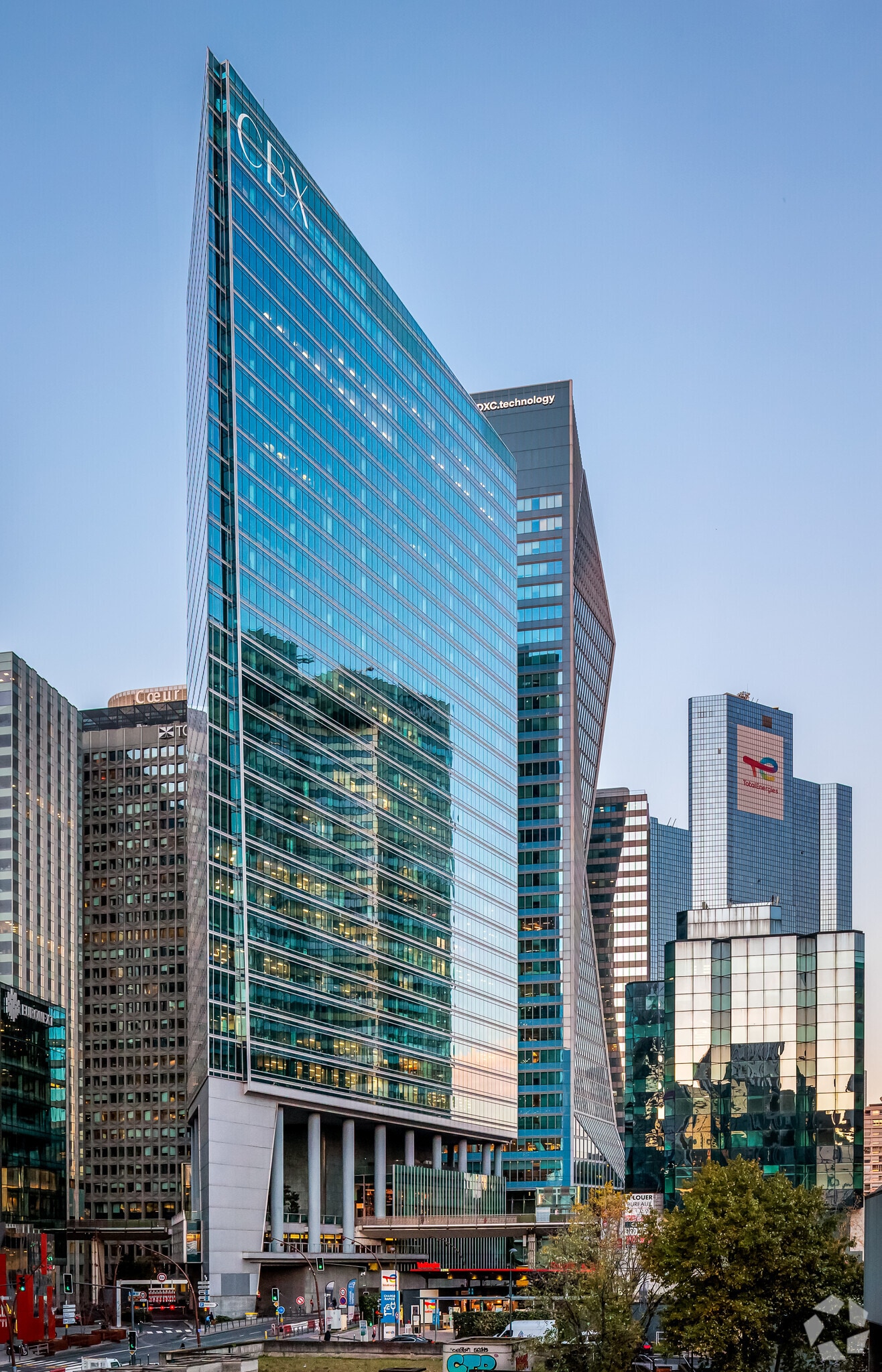 1 Place Des Reflets, Courbevoie to rent Primary Photo- Image 1 of 45