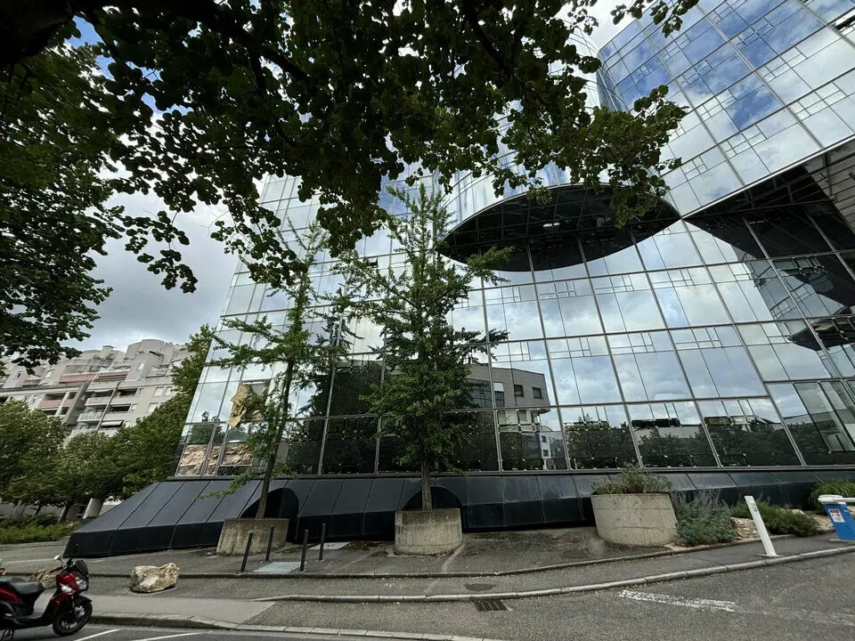 Office in Lyon to rent Building Photo- Image 1 of 2