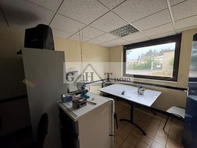 Industrial in Neuilly Plaisance to rent - Interior Photo - Image 3 of 3