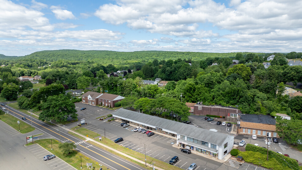 40 Chamberlain Hwy, Berlin, CT for rent - Building Photo - Image 1 of 17