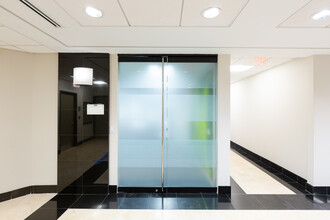 999 Brickell Ave, Miami, FL for rent Lobby- Image 1 of 14