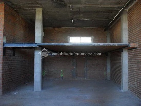 Retail in Cáceres, Cáceres to rent Primary Photo- Image 1 of 6