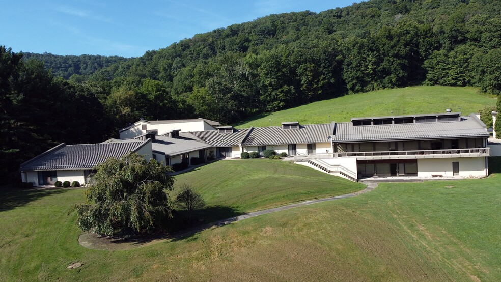 39 Catholic Conference Ctr, Huttonsville, WV for sale - Primary Photo - Image 1 of 1