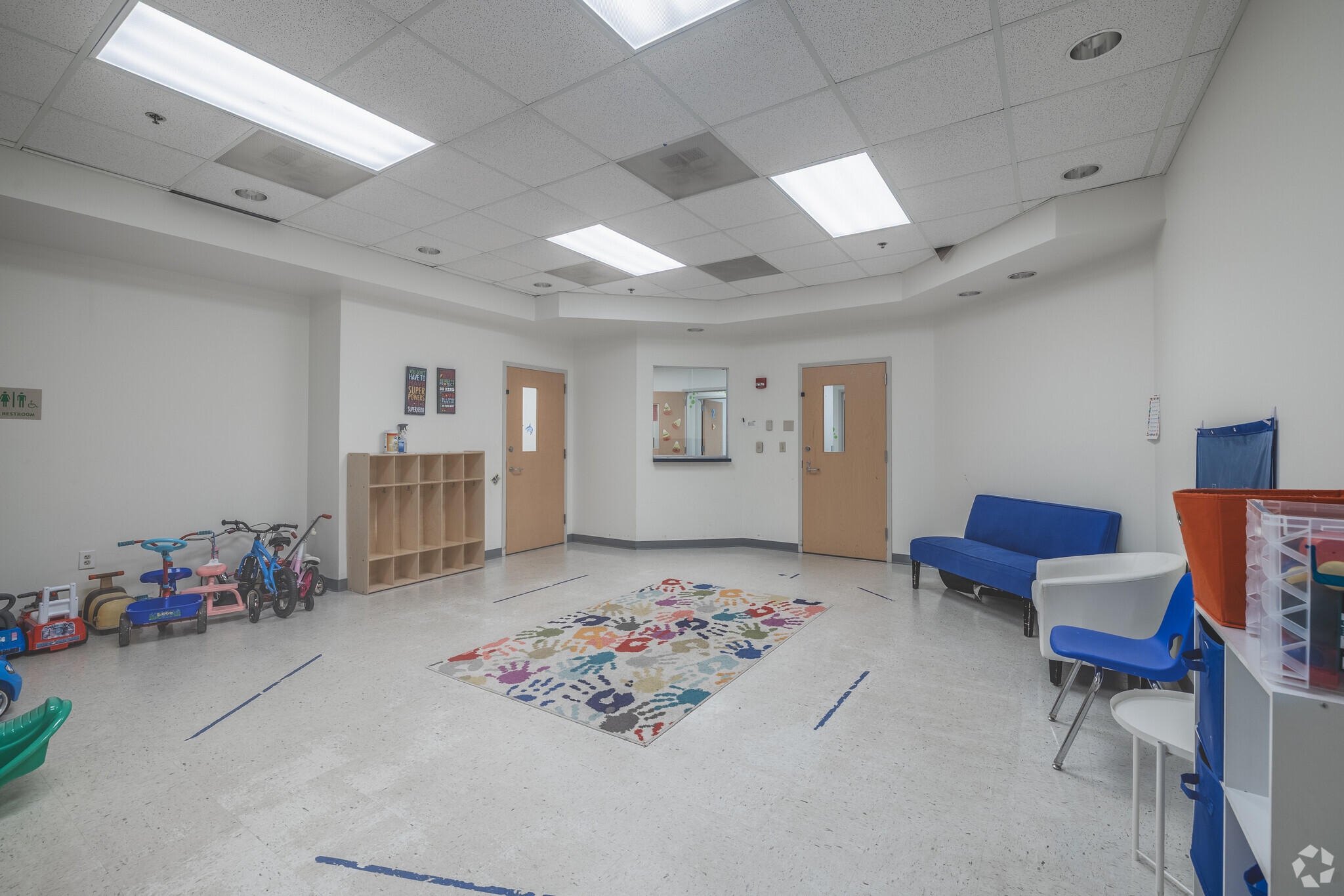 570 Long Point Rd, Mount Pleasant, SC to rent Interior Photo- Image 1 of 16