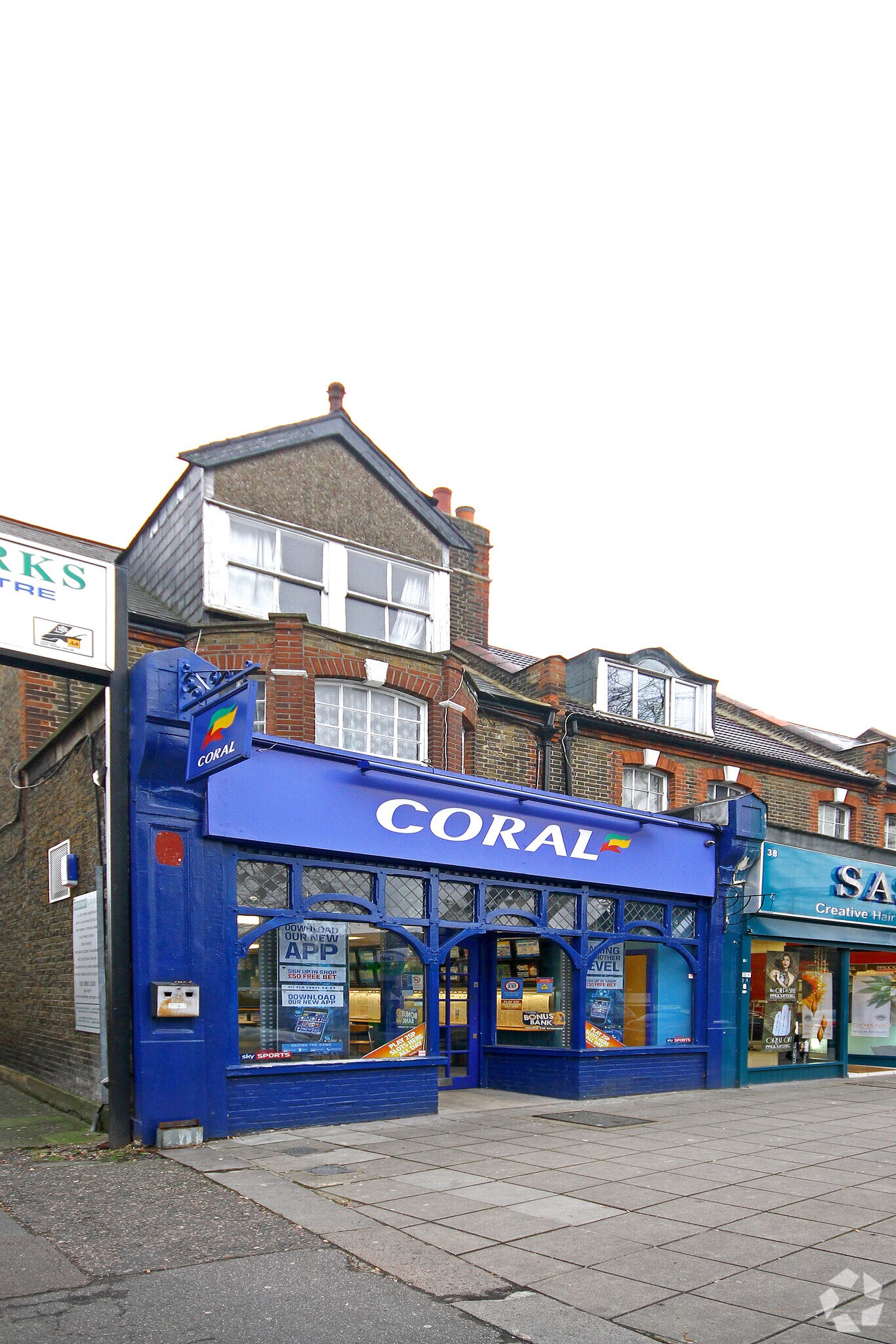 40-40A Cannon Hl, London for sale Primary Photo- Image 1 of 1