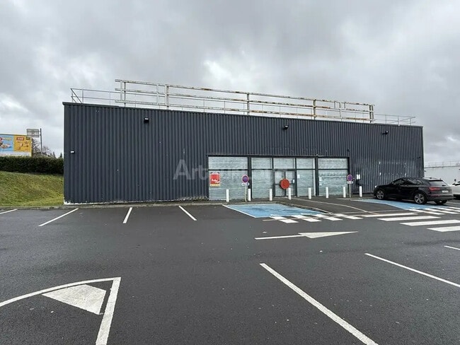 Location Commerce 576 m²