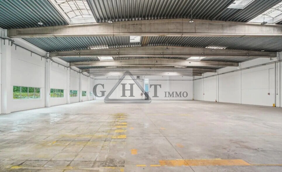 Industrial in Chilly-Mazarin to rent - Building Photo - Image 2 of 7