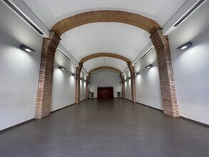 Retail in Manresa, Barcelona to rent Interior Photo- Image 2 of 4