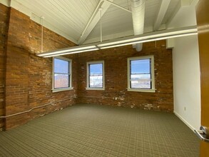 153 East St, New Haven, CT for rent Interior Photo- Image 1 of 4