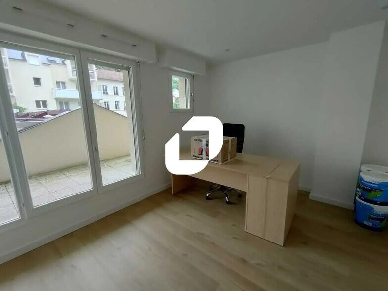 Office in Viroflay to rent - Interior Photo - Image 1 of 6