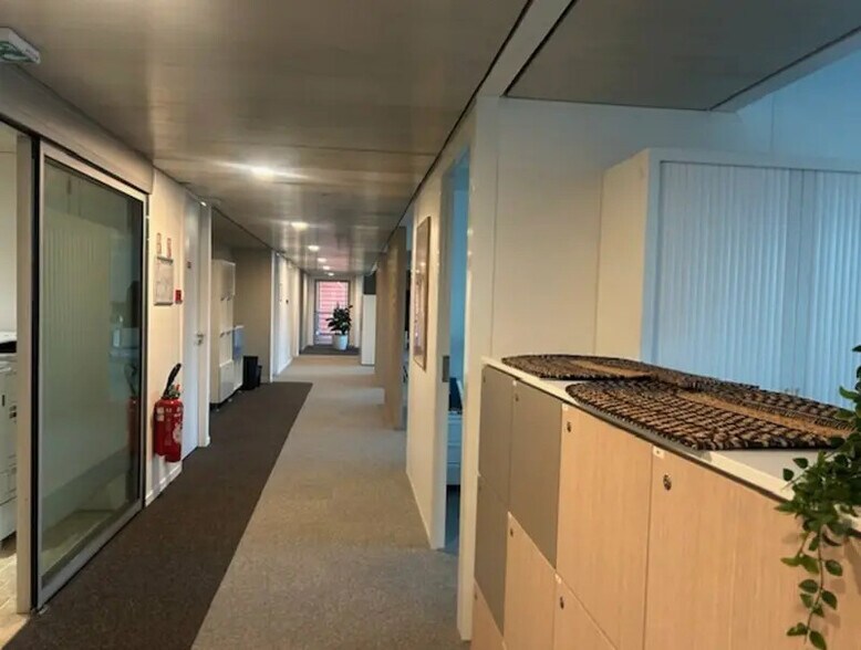 Office in Lyon to rent - Interior Photo - Image 3 of 9