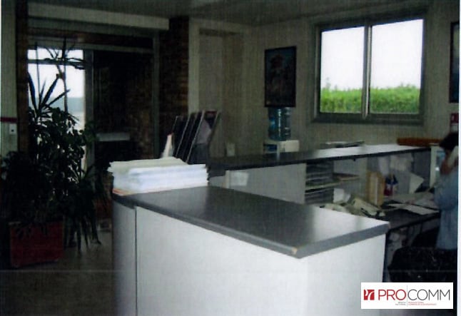 Industrial in Les Mureaux for sale Interior Photo- Image 1 of 6