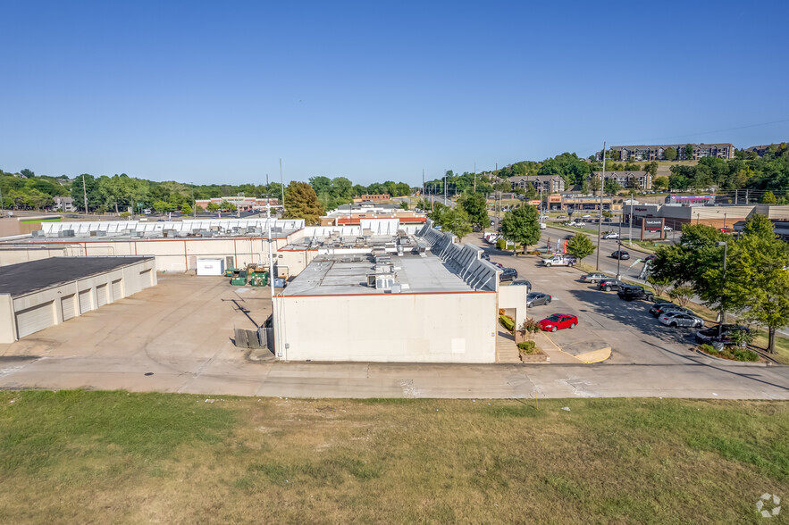 8020-8058 S Yale Ave, Tulsa, OK for rent - Building Photo - Image 3 of 8