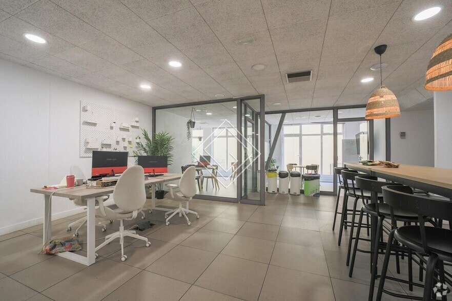 Office in Madrid, Madrid to rent - Interior Photo - Image 1 of 1