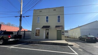 8 Cherry St, Hampton GA - Commercial Property