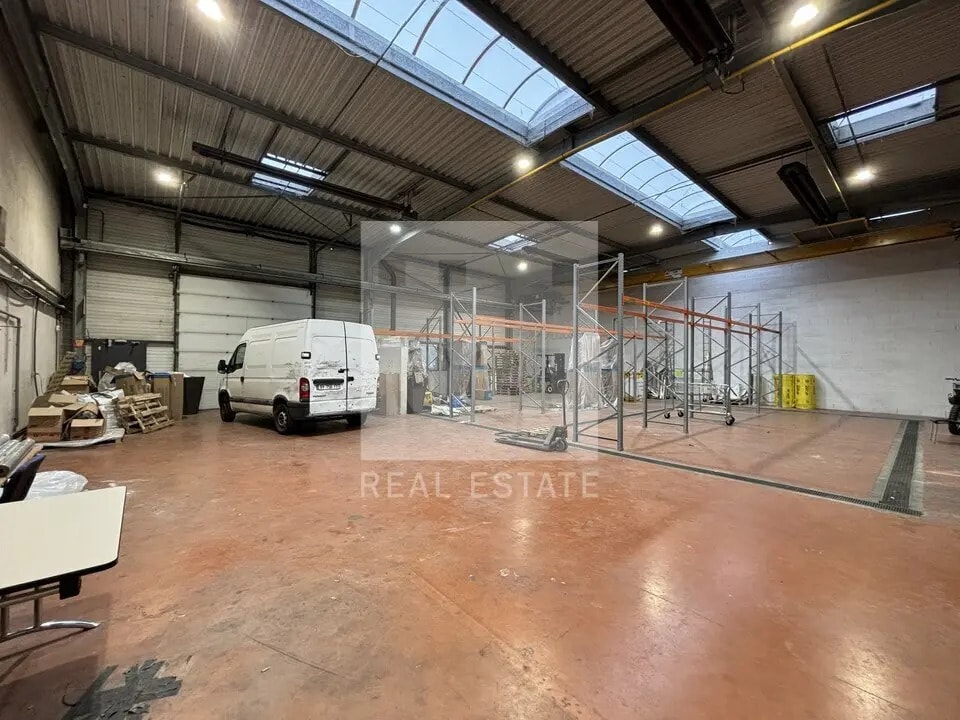25 Rue Du 35Eme Regiment D'Aviation, Bron for sale Interior Photo- Image 1 of 10