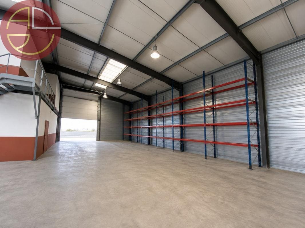 Industrial in Tournefeuille to rent Building Photo- Image 1 of 11