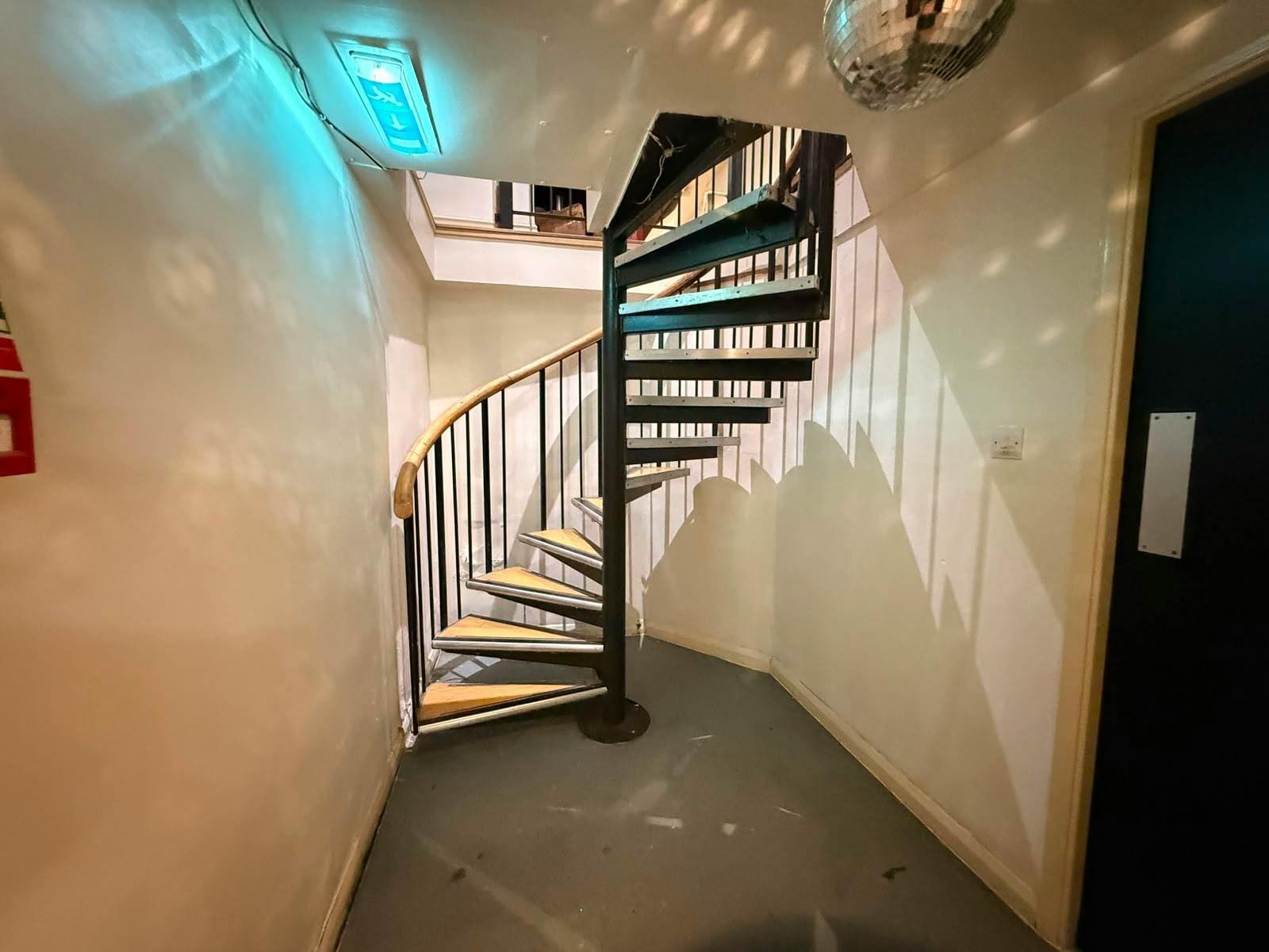 26 Hanbury St, London to rent Interior Photo- Image 1 of 6
