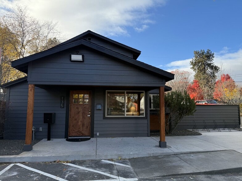 135 NW Greeley Ave, Bend, OR for sale - Building Photo - Image 1 of 1