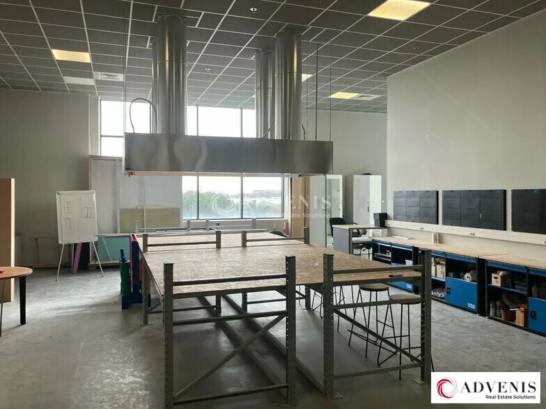 Retail in Mérignac to rent - Building Photo - Image 1 of 7