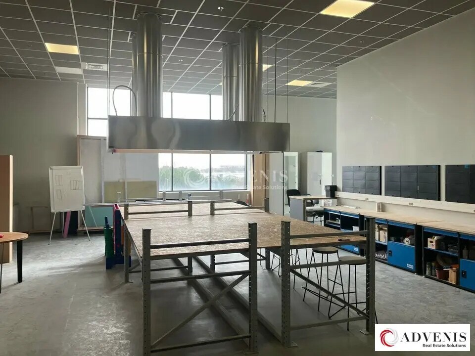 Location Commerce 113 m² - Photo 1