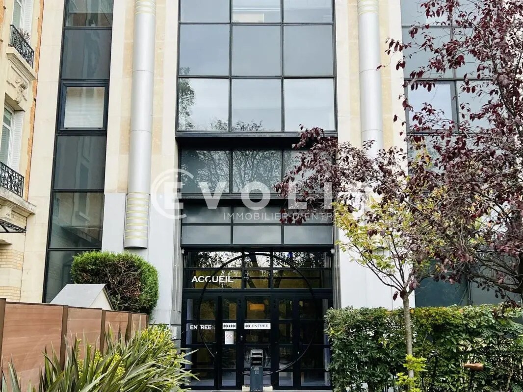 8 Avenue Des Minimes, Vincennes to rent Building Photo- Image 1 of 8