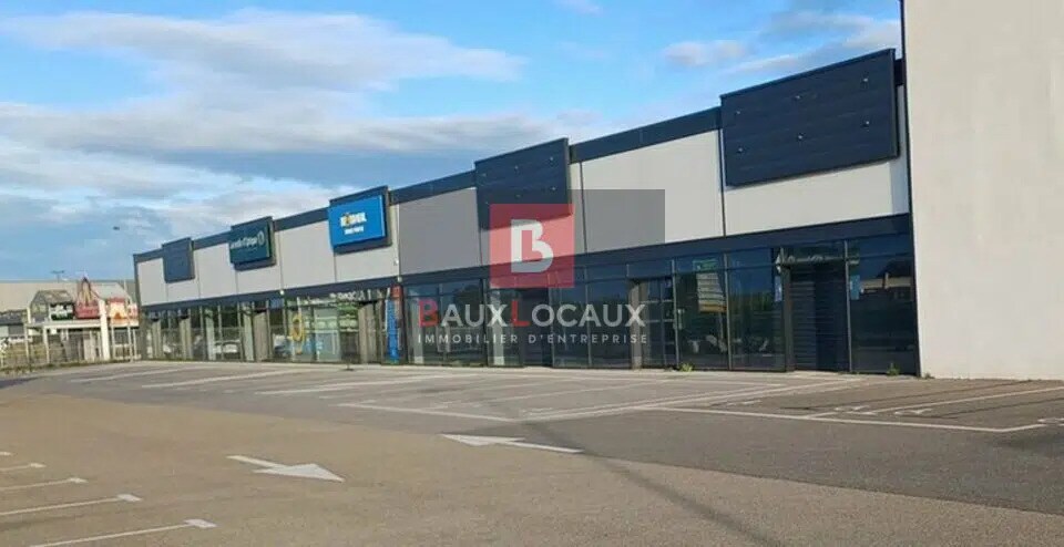 Location Commerce 260 m² - Photo 1