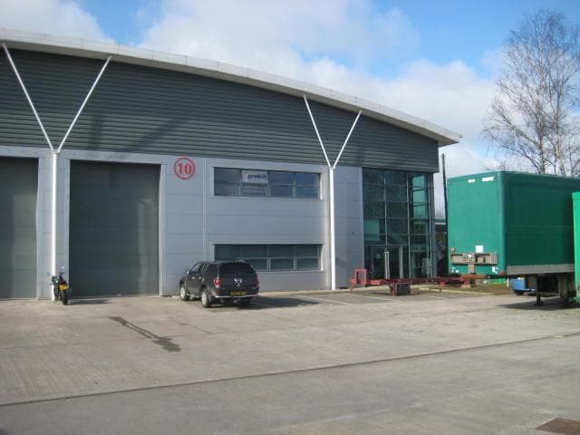 Old Hall Rd, Wirral to rent - Building Photo - Image 2 of 4