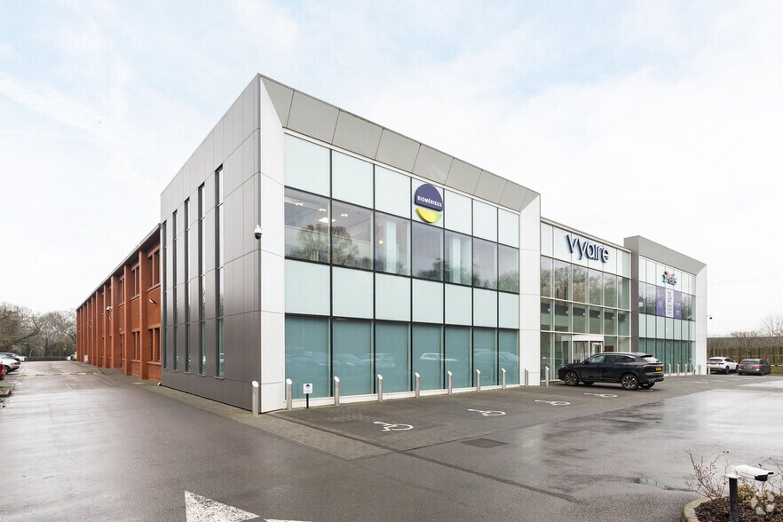 Crockford Ln, Chineham to rent - Building Photo - Image 2 of 4